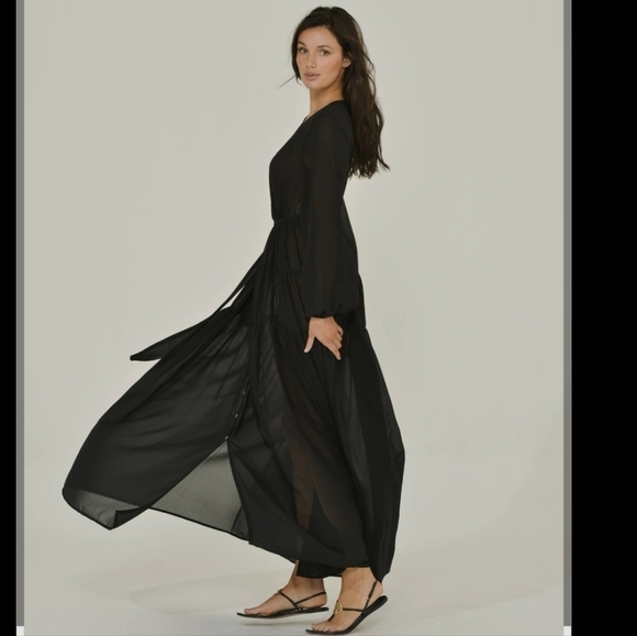Banana Republic Dresses & Skirts - Banana Republic Black Long Sleeve Dress